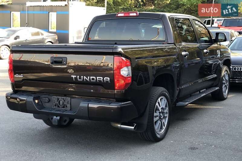 Пікап Toyota Tundra 2018 в Умані