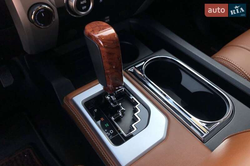 Пікап Toyota Tundra 2018 в Умані