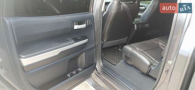 Пикап Toyota Tundra 2014 в Киеве