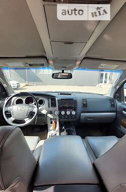 Пикап Toyota Tundra 2010 в 