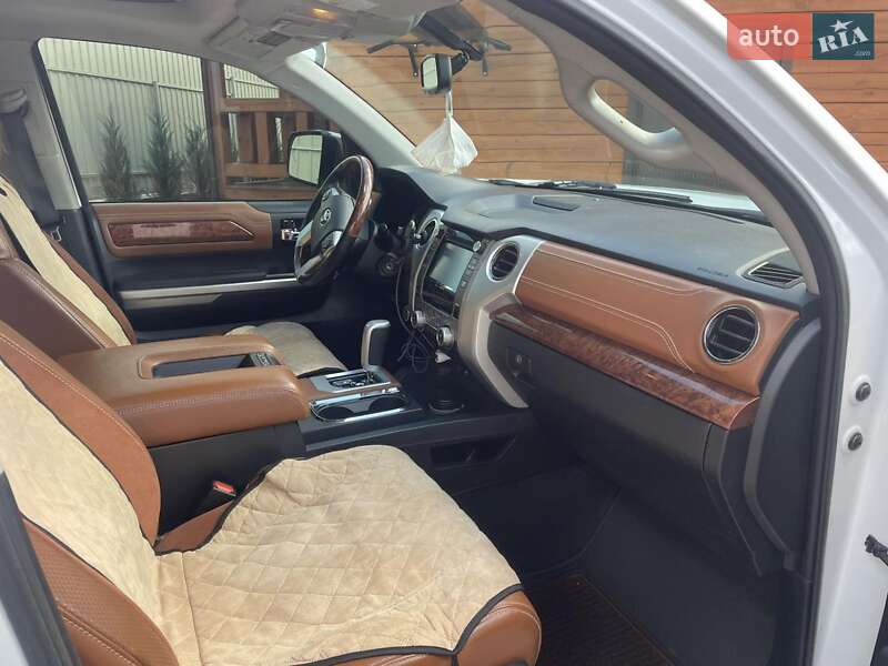 Пікап Toyota Tundra 2014 в Києві