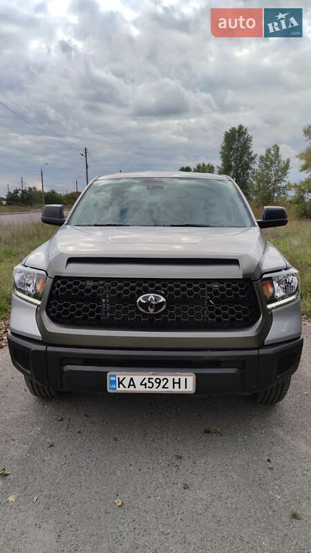Пікап Toyota Tundra 2021 в Києві