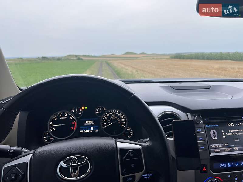 Пикап Toyota Tundra 2015 в Киеве