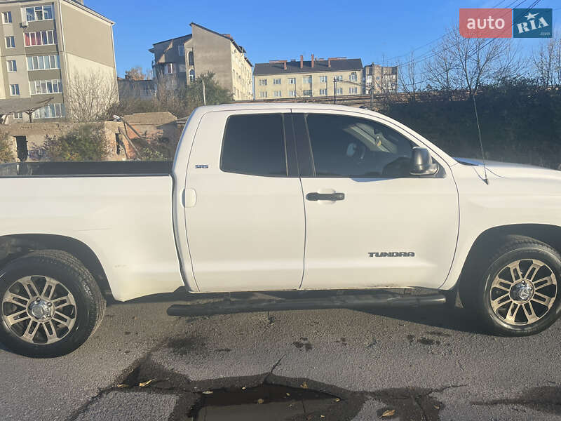 Пикап Toyota Tundra 2014 в Луцке