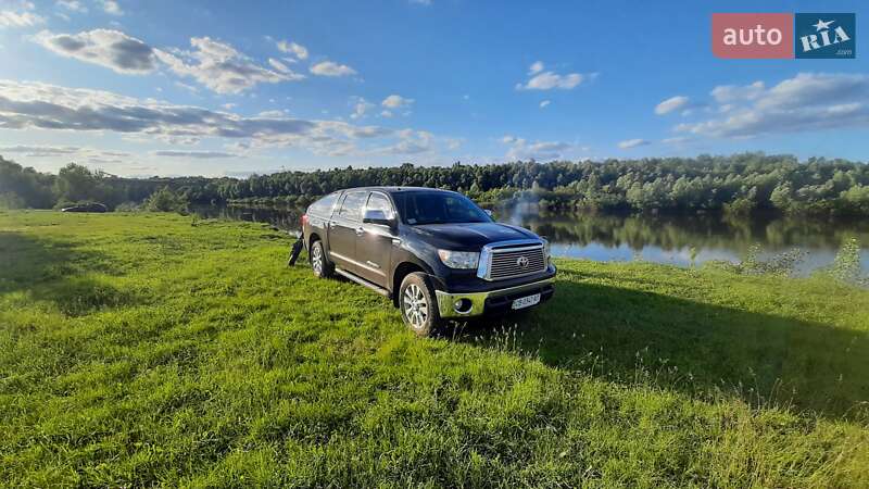 Пикап Toyota Tundra 2010 в Бахмаче