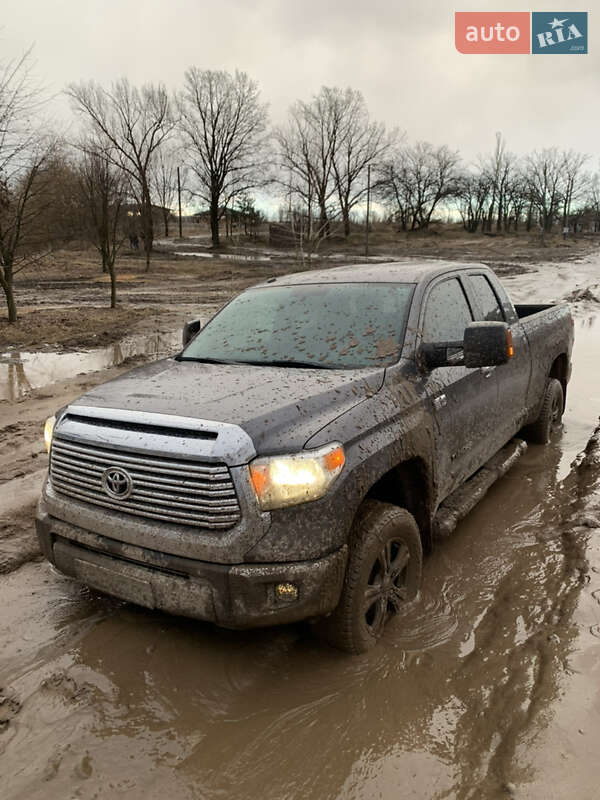 Toyota Tundra 2014