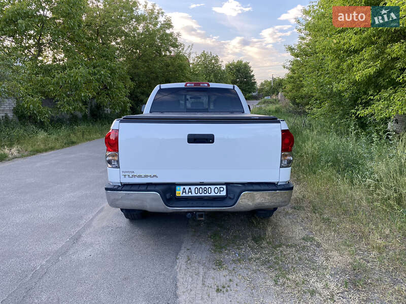 Пікап Toyota Tundra 2008 в Києві