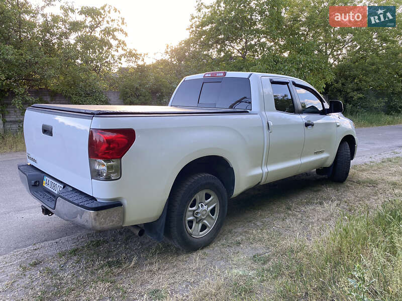 Пікап Toyota Tundra 2008 в Києві