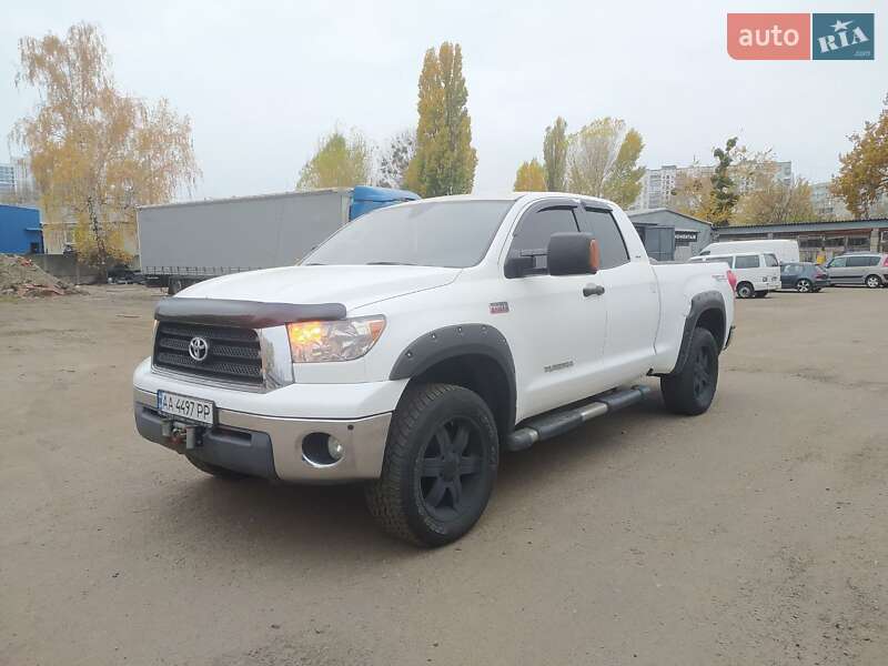 Пікап Toyota Tundra 2007 в Києві