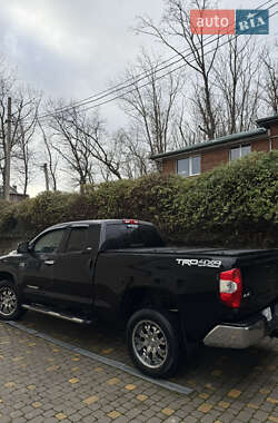 Пикап Toyota Tundra 2016 в 
