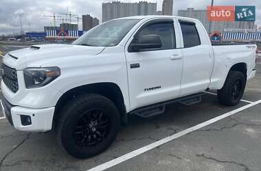 Пікап Toyota Tundra 2018 в Києві