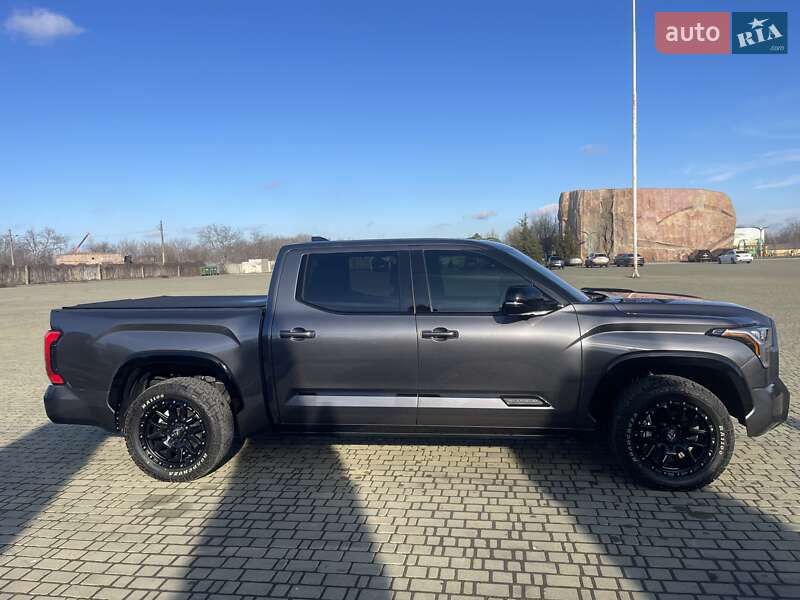 Пикап Toyota Tundra 2023 в Одессе