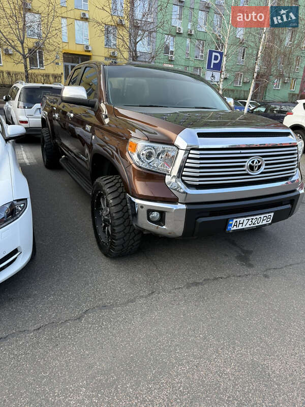Пікап Toyota Tundra 2013 в Смілі