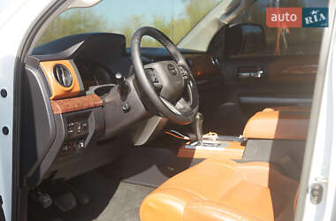 Пикап Toyota Tundra 2019 в 