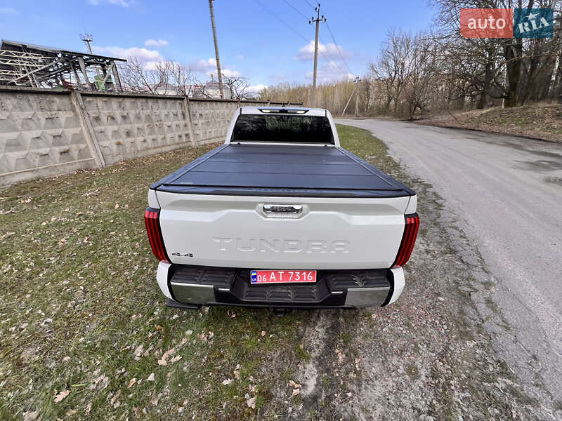 Пікап Toyota Tundra 2022 в Києві