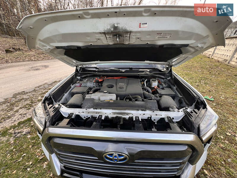 Пікап Toyota Tundra 2022 в Києві