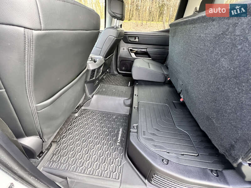 Пікап Toyota Tundra 2022 в Києві