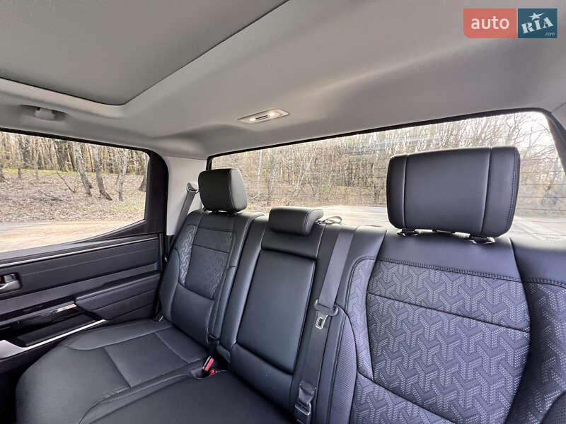 Пікап Toyota Tundra 2022 в Києві