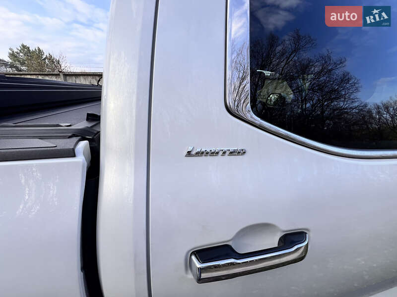 Пікап Toyota Tundra 2022 в Києві