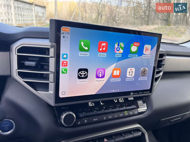 Пікап Toyota Tundra 2022 в Києві