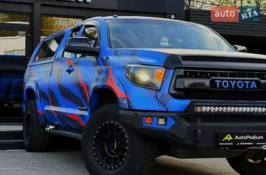 Пикап Toyota Tundra 2015 в 