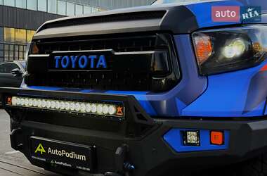 Пикап Toyota Tundra 2015 в 