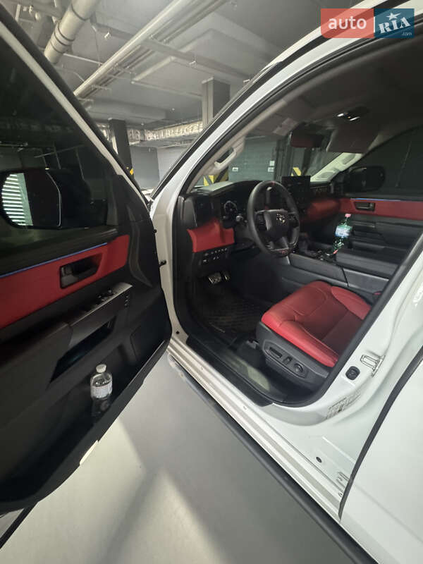 Пікап Toyota Tundra 2023 в Дніпрі