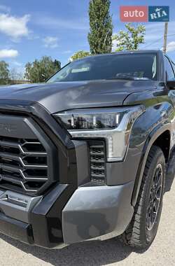 Пикап Toyota Tundra 2023 в 