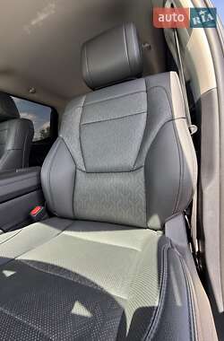 Пикап Toyota Tundra 2023 в 