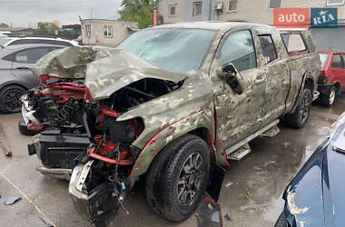 Пикап Toyota Tundra 2015 в 