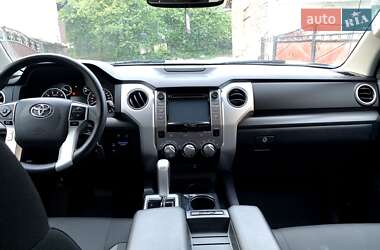 Пикап Toyota Tundra 2017 в 