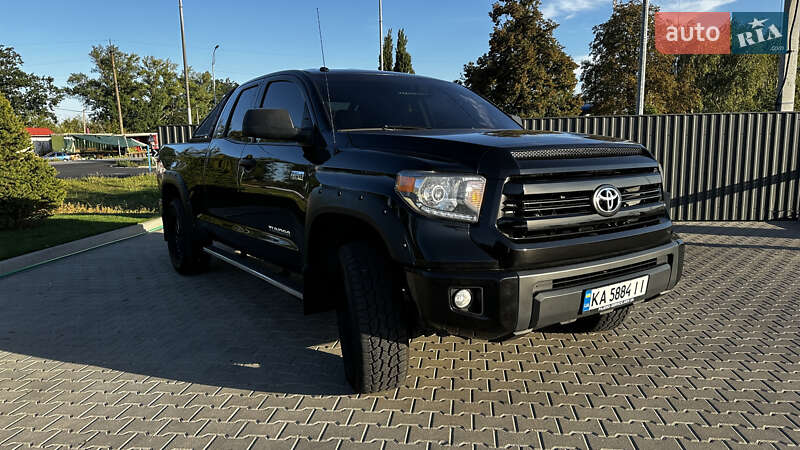 Toyota Tundra 2015