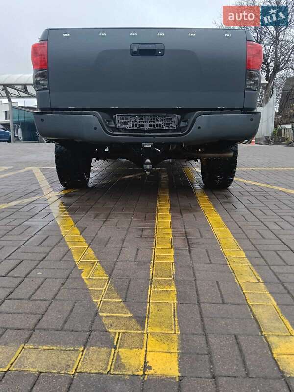 Пікап Toyota Tundra 2016 в Києві