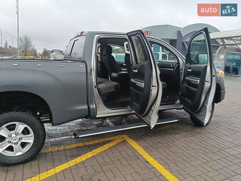 Пікап Toyota Tundra 2016 в Києві