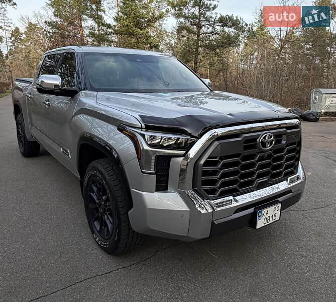 Пікап Toyota Tundra 2023 в Києві