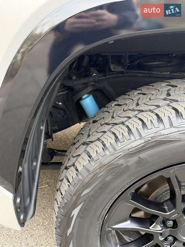 Пікап Toyota Tundra 2023 в Києві