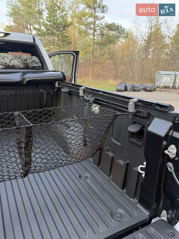 Пікап Toyota Tundra 2023 в Києві