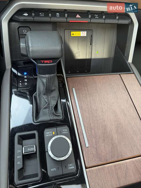 Пікап Toyota Tundra 2023 в Києві