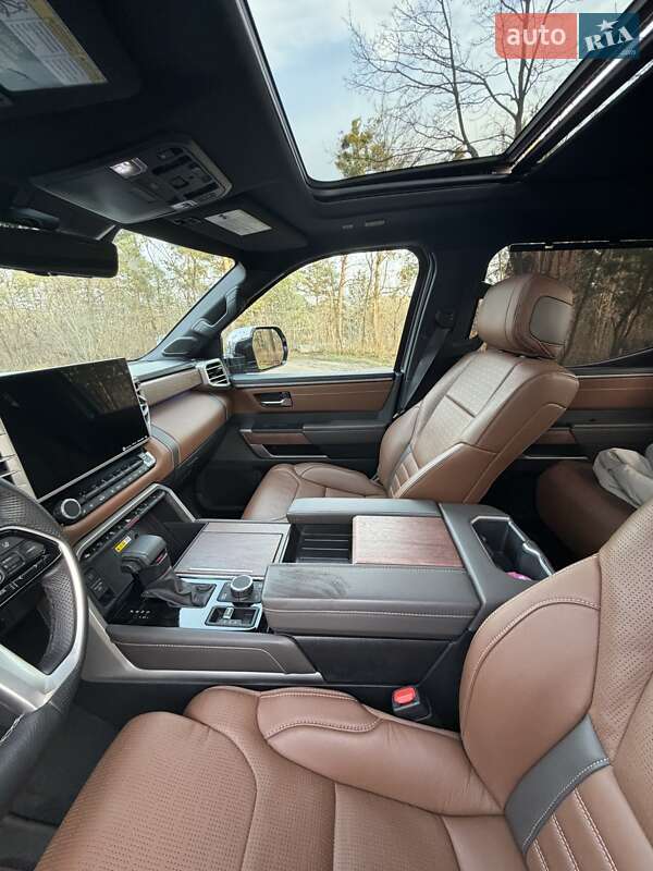 Пікап Toyota Tundra 2023 в Києві