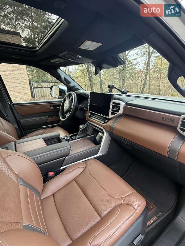 Пікап Toyota Tundra 2023 в Києві