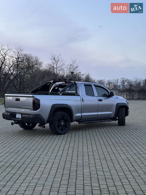 Пикап Toyota Tundra 2015 в Одессе