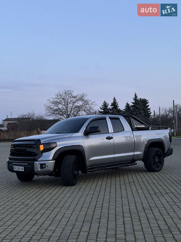 Пикап Toyota Tundra 2015 в Одессе