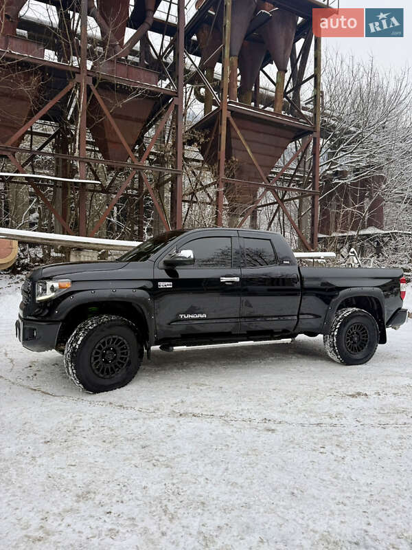 Пікап Toyota Tundra 2020 в Рахові