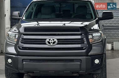 Пикап Toyota Tundra 2015 в Черкассах