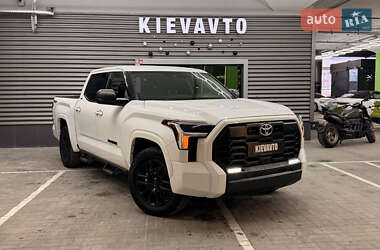 Пікап Toyota Tundra 2023 в Києві