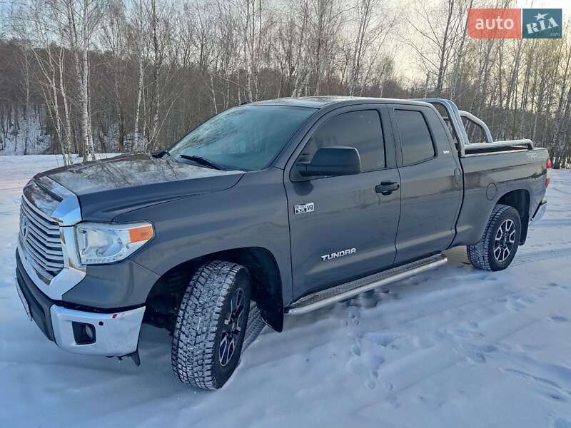 Toyota Tundra 2015