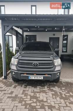 Пикап Toyota Tundra 2014 в Вишневом