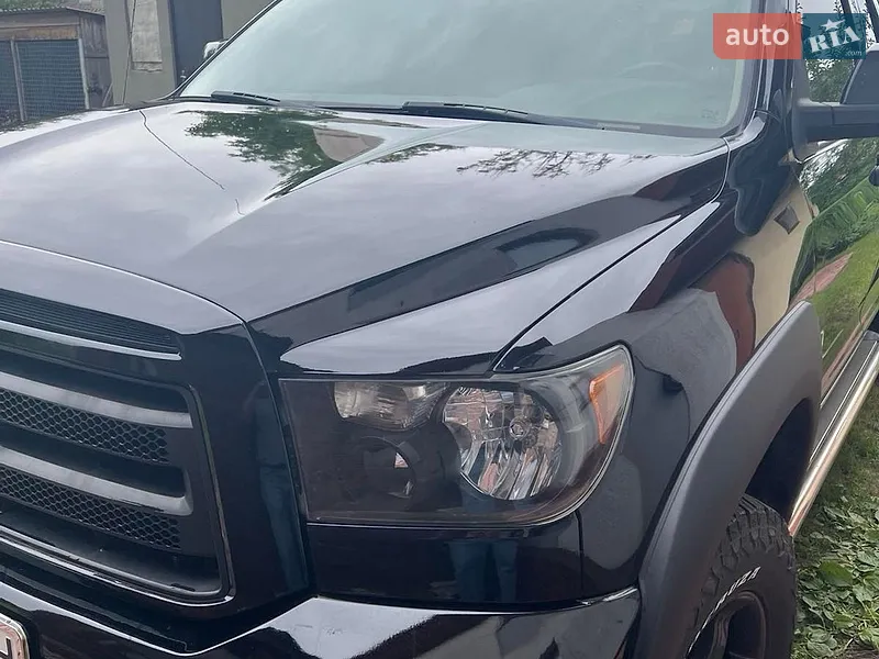 Toyota Tundra 2010