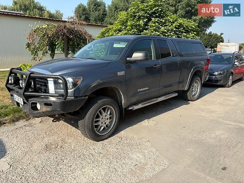 Toyota Tundra 2010