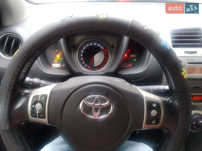 Внедорожник / Кроссовер Toyota Urban Cruiser 2009 в Львове